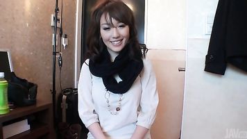 Emiri Mizusawa Opens Her Hairy Hole For Cock.