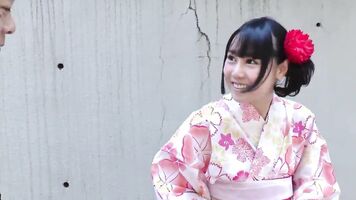 花火大会が突然中止となり街をうろつく浴衣美人たち 1