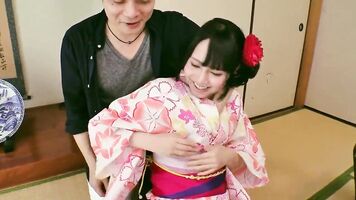 花火大会が突然中止となり街をうろつく浴衣美人たち 1