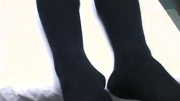 Pregnant Japanese MILF sucks doc’s cock
