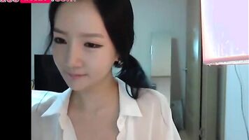 Hot Korean Asian Teen Showing Her Sexy Body to a Cam - 18sOnly.com