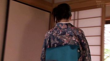 Ai Uehara Gets Dirty At The Onsen.