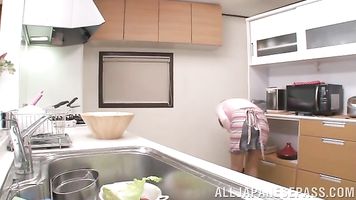 Saijou Ruri will gives head after a finger fuck.