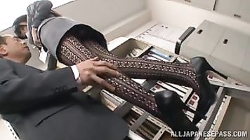 Talented Asian office lady in sexy pantyhose Arisa Misato fucked by boss.