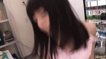 Very pretty cute girl I like it